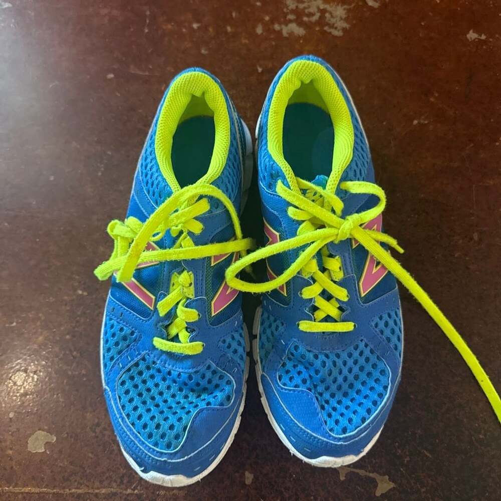 New Balance 750 V1 Women's Running Shoes Sneakers Blue Pink Yellow Size 7